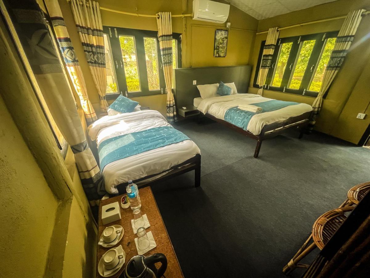Hotel Tharu Garden And Beer Bar Chitwan Exterior photo