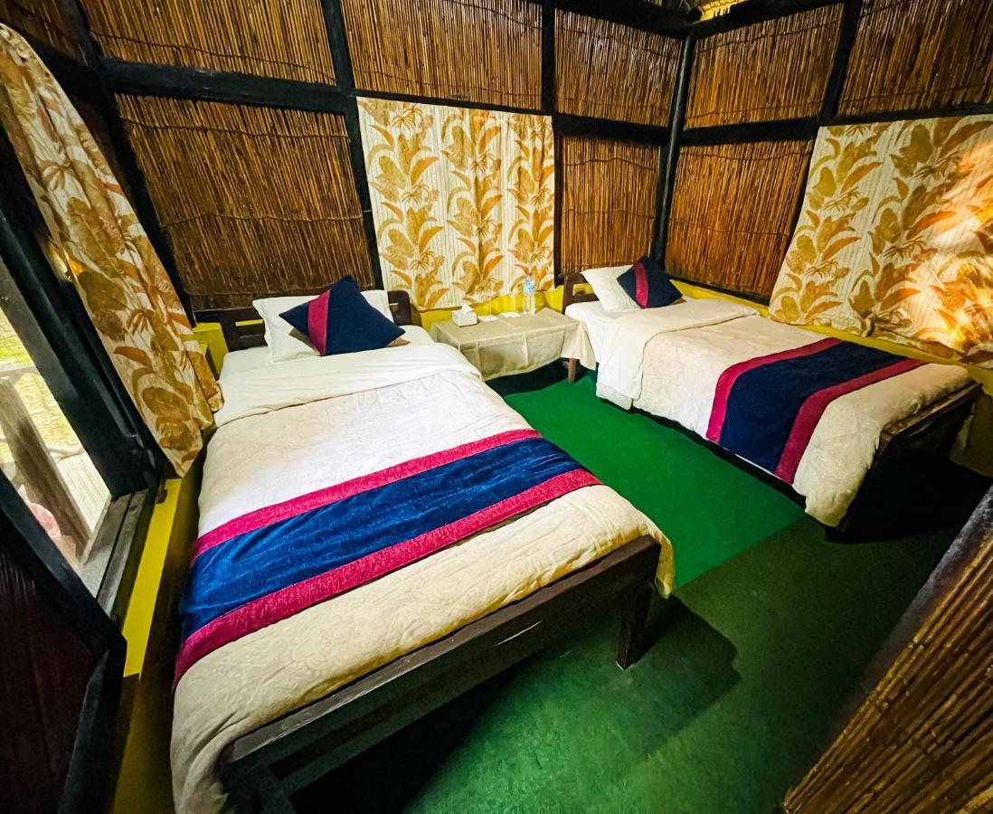 Hotel Tharu Garden And Beer Bar Chitwan Exterior photo